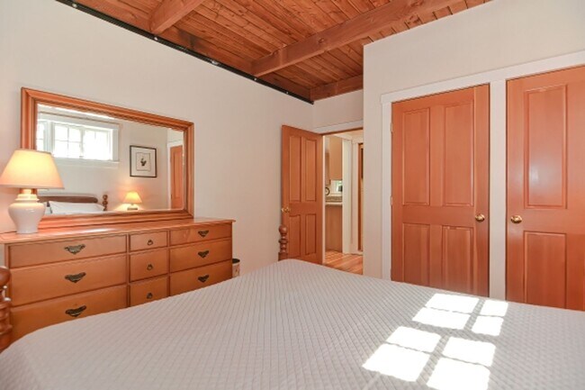 Building Photo - Woodfall