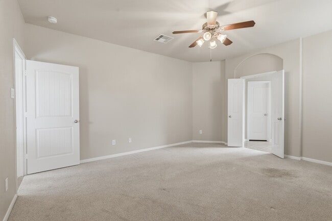 Building Photo - 506 Carson Ridge Dr