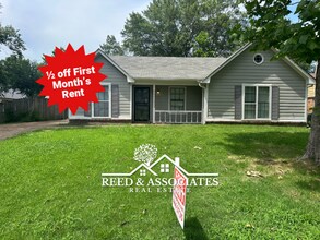 Building Photo - 3 Bedroom in Hickory Ridge - South Riverdale