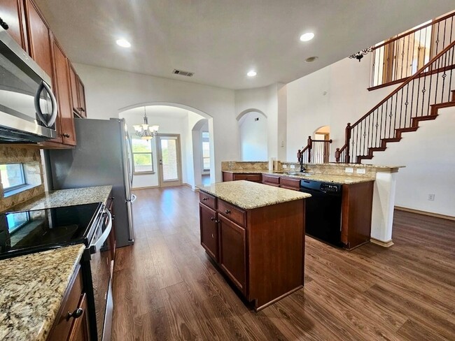 Building Photo - 2333 Loreto Dr