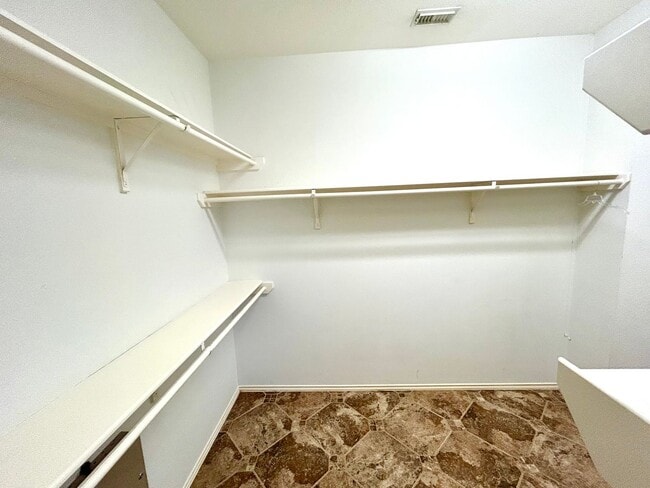 Building Photo - **APPLICATION RECEIVED** *MOVE IN SPECIAL* Stunning 4BR Home in Gated Community with Resort-Style...