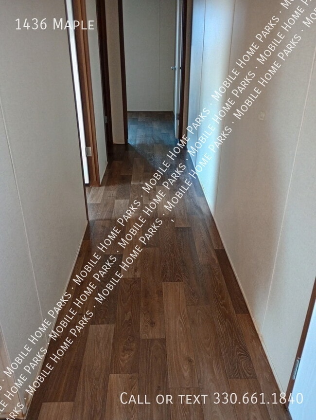 Building Photo - 1436 Maple-