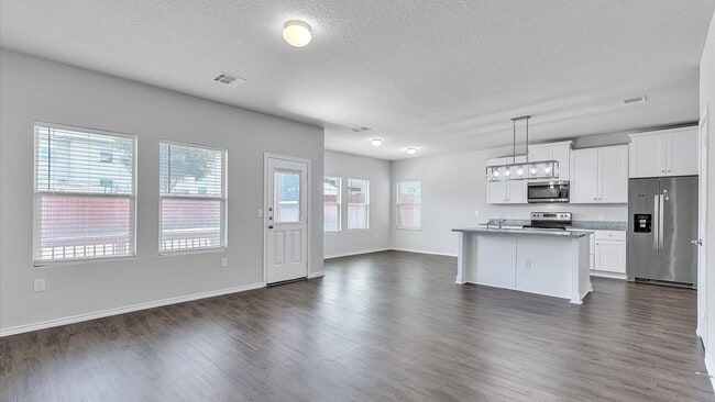 Building Photo - FREEDOM HILLS