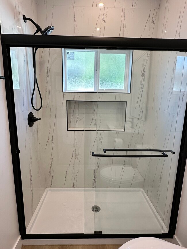 Building Photo - 3617 W Victory Blvd