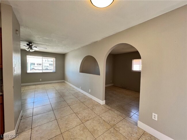 Building Photo - 801 Carpenter Dr