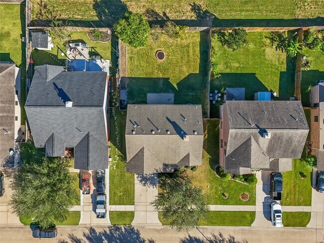 Building Photo - 542 Cedar Branch Dr