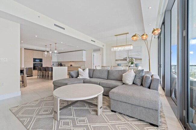 Building Photo - 3100 N Ocean Dr