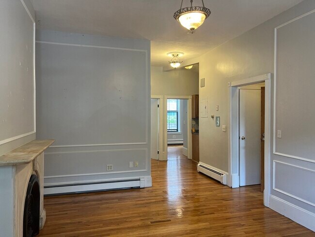 Building Photo - 96 E Brookline St