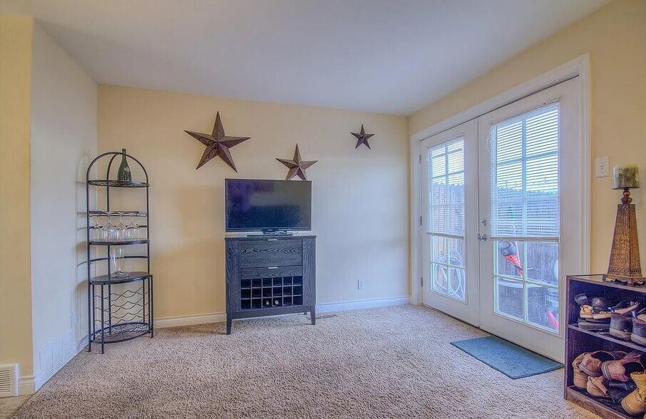 living room - 13963 E Jewell Ave