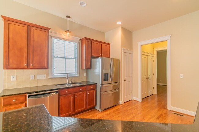 Building Photo - Stunning home in Baxter Village