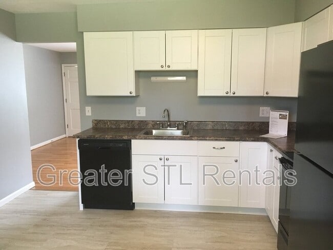 Building Photo - 13 Griffin Dr