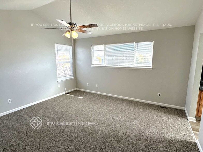 Building Photo - 2420 S Halifax Way