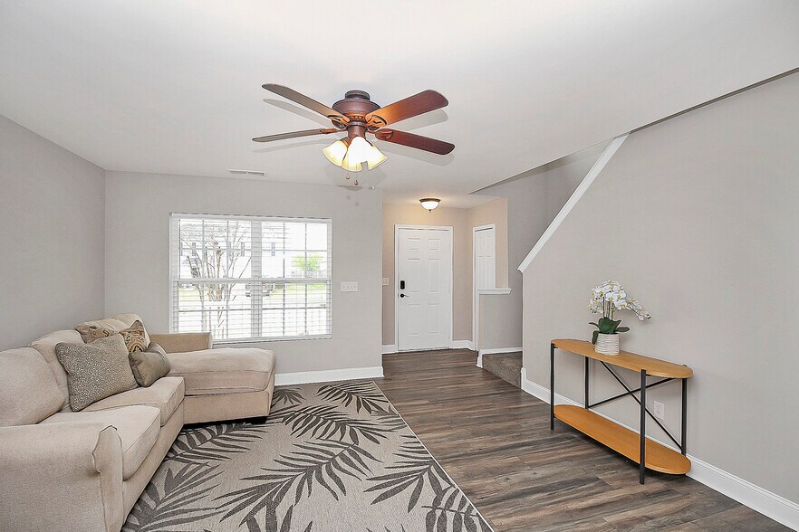 Building Photo - 1711 Rustic Arch Way