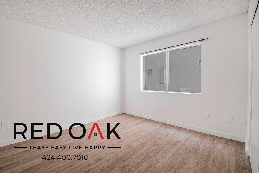 Building Photo - 11817 Victory Blvd