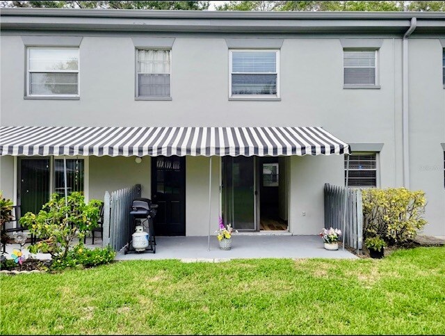 Building Photo - 6965 Avenue des Palais