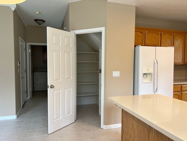 Building Photo - Beautiful 4 Bedroom 3 Bathroom in Folsom