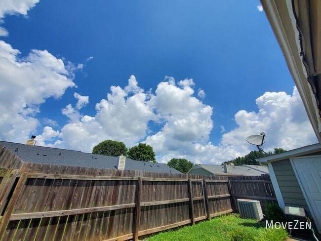 Building Photo - 814 Guilford College Rd