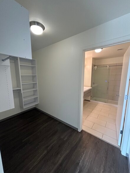 Building Photo - 1877 N Milwaukee Ave