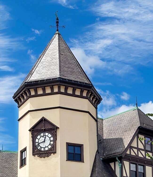 Building Photo - 20 Webster St