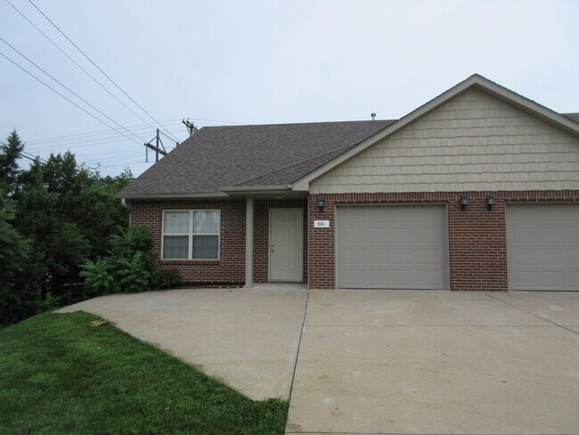 Primary Photo - 501-503 Glenstone Dr.