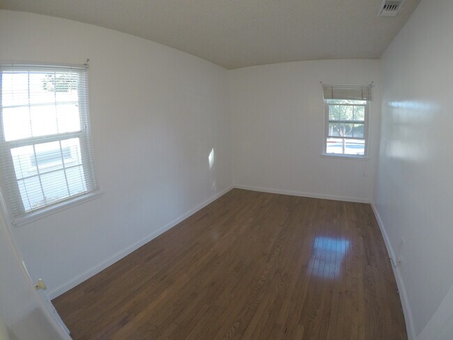 Building Photo - 4138 Commonwealth Ave