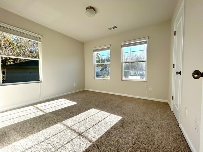 Building Photo - 291 Village Creek Way