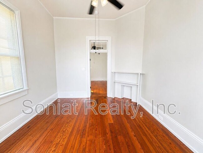 Building Photo - 2508 Freret St
