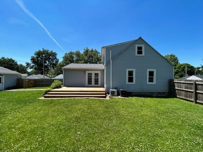 Building Photo - Beautiful Single-Family Home with Large Ya...