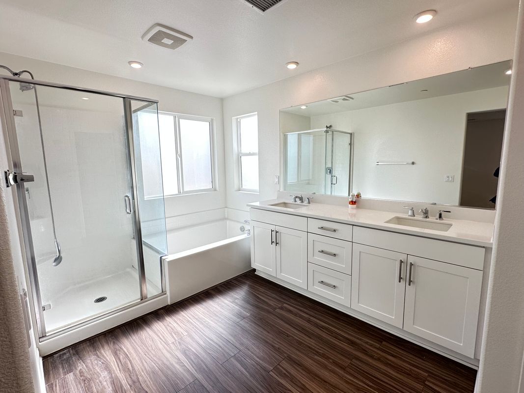 Building Photo - 335 S Carson Ct