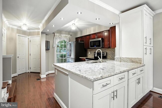 Building Photo - 12863 Mill Brook Ct