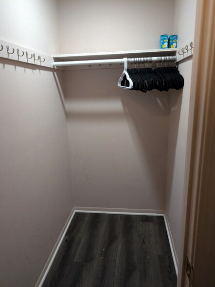 Building Photo - 6301 Robinson Rd