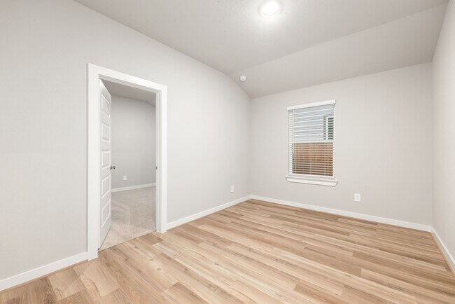 Building Photo - 6623 Castella Dr