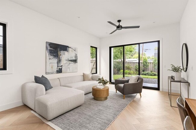 Building Photo - 2707 Stacy Ln