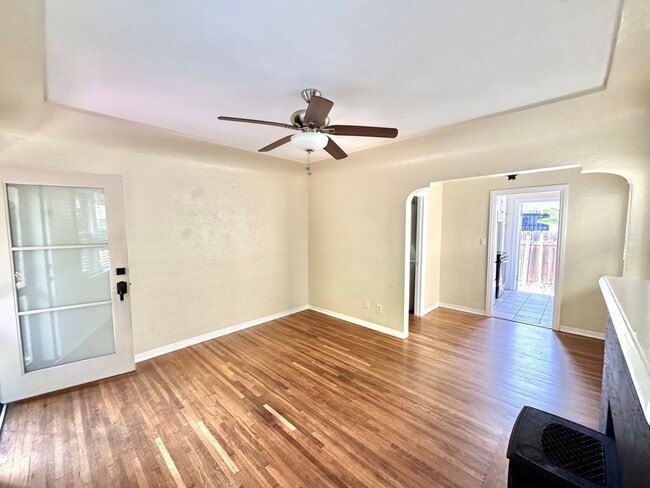 Building Photo - Cute North Park Bungalow! 2bd/1ba, 1 car garage, AC, W/D in-unit, fenced yard!
