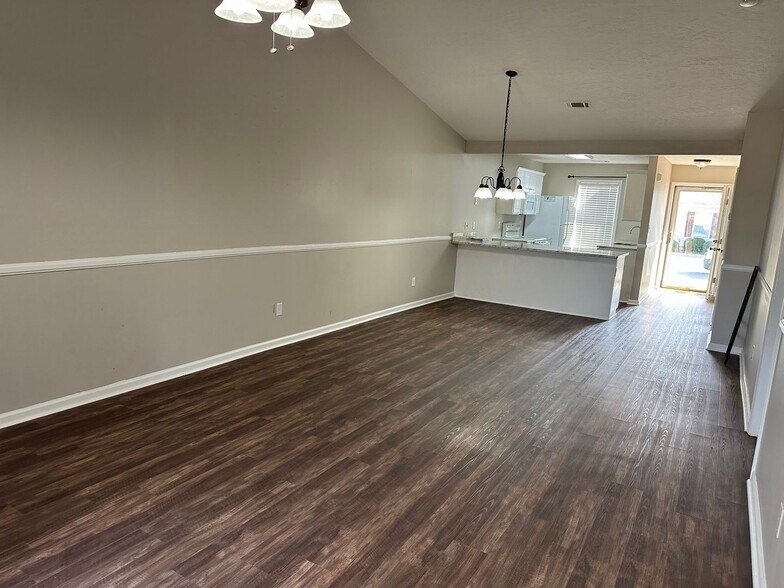 Building Photo - 403 Regency Park Drive