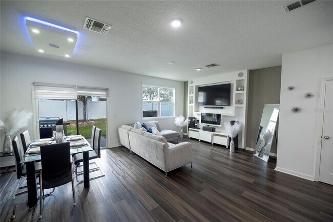 Building Photo - 844 Grandin St