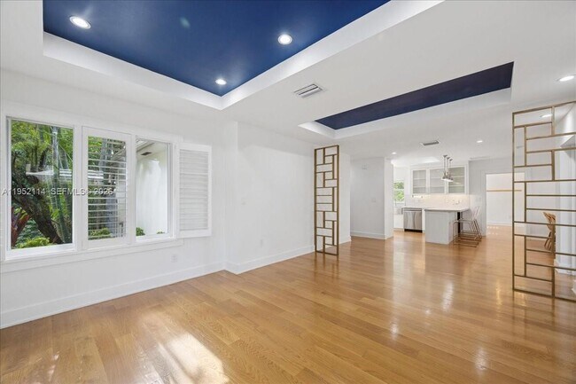 Building Photo - 2910 Calusa St