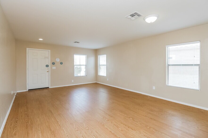 Building Photo - 33446 N Madison Way Dr