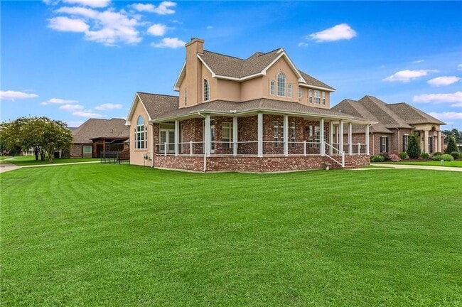 Primary Photo - 304 Mistletoe Dr