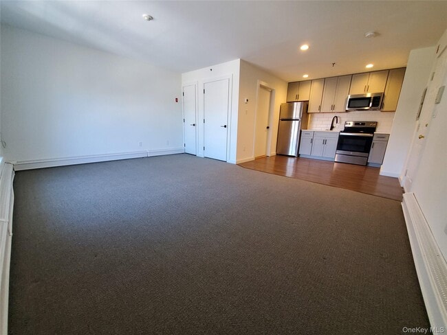 Building Photo - 100 Mariners Way