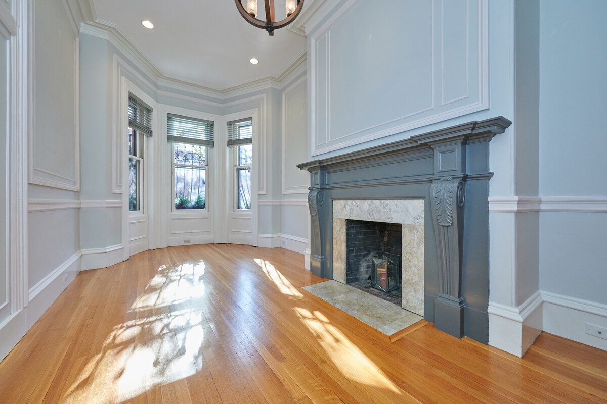 Building Photo - 313 Marlborough St