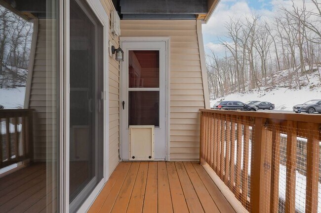 Building Photo - 219 Fox Run Ln