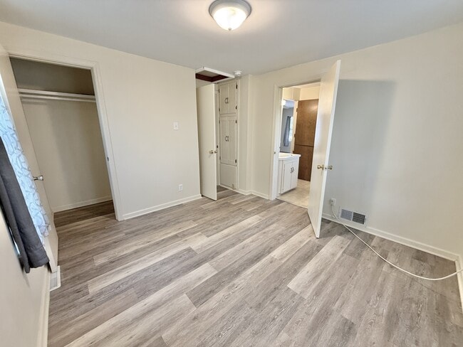 Building Photo - 123 Leeper St