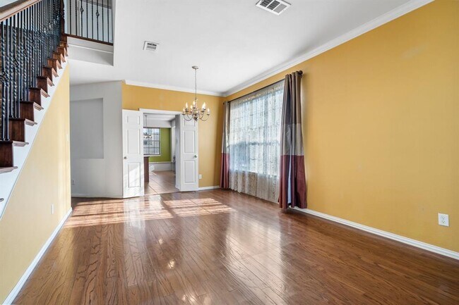 Building Photo - 910 Waterside Dr