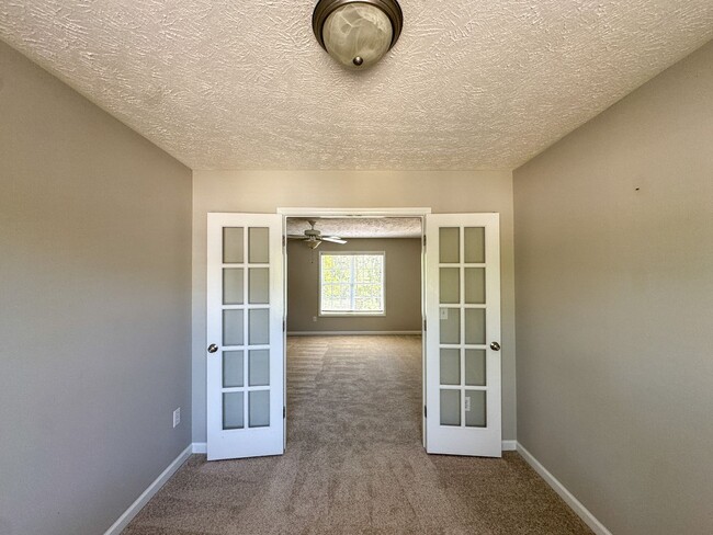 Building Photo - Spacious 4 Bed 2.5 Bath Home in Carolina Lakes