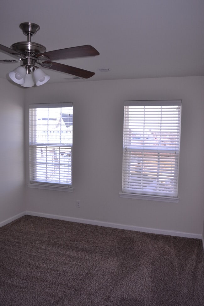 Building Photo - 1718 Beacon Ln