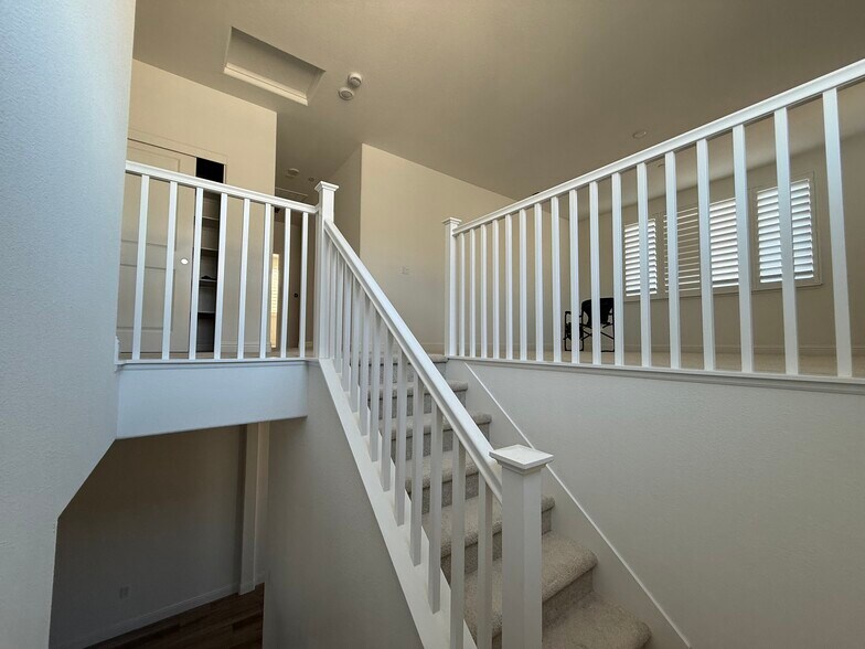 Building Photo - 3921 Mirecourt Cir