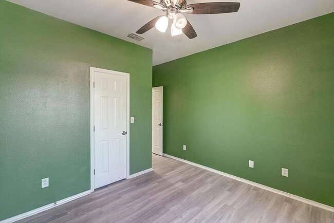 Building Photo - 7605 Cougar Dr