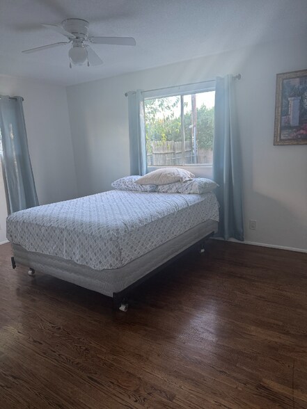 Building Photo - 40781 Acacia E Ave