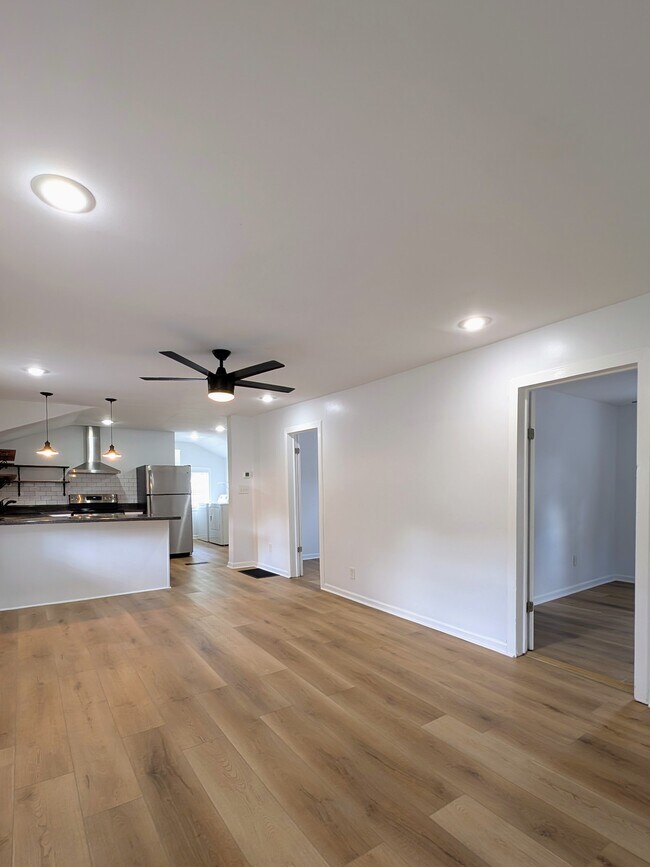 Building Photo - 520 48th St S